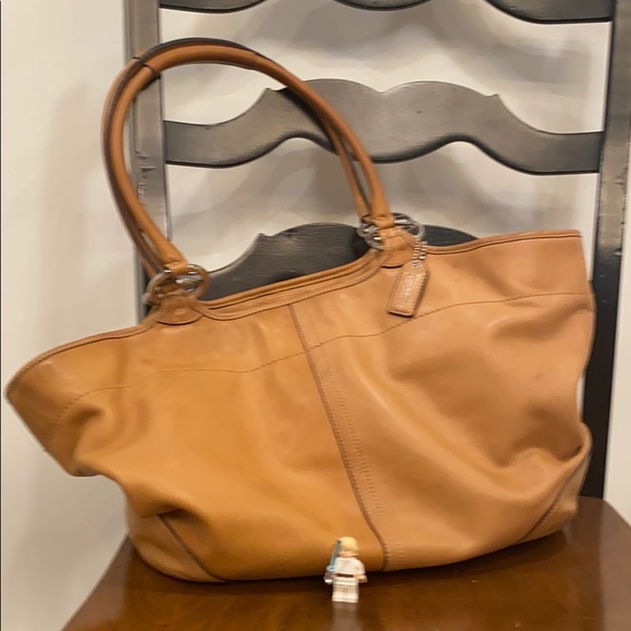 Coach, boho, leather, large zippered tote! - Picture 11 of 15